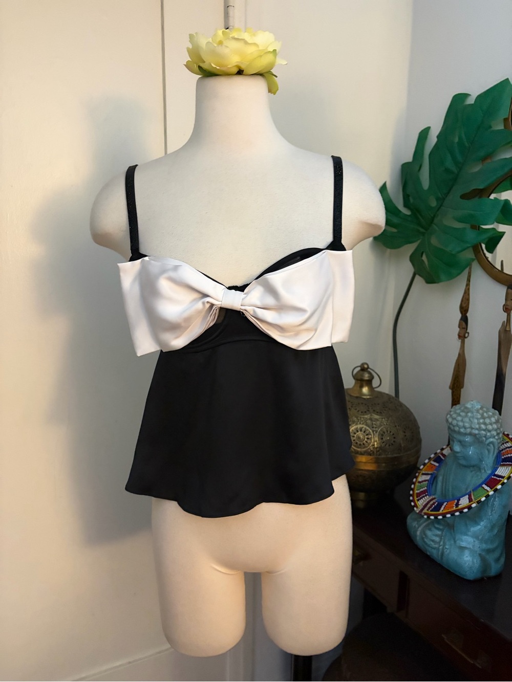 Victoria’s Secret Black Satin Bow-Topped Cami Top Medium